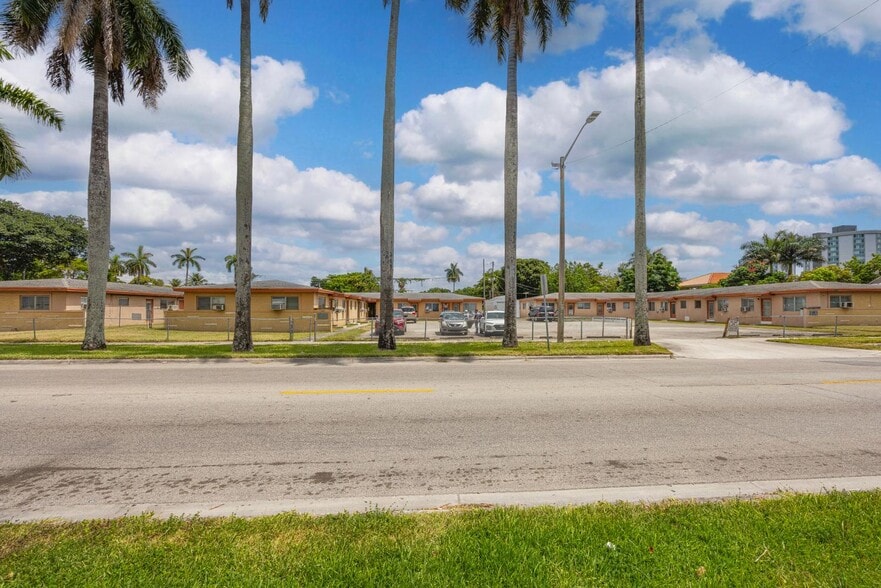 1915 NW 28th St, Miami, FL for sale - Primary Photo - Image 2 of 40