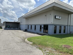 6107 Centennial Blvd, Nashville, TN for lease Building Photo- Image 2 of 3