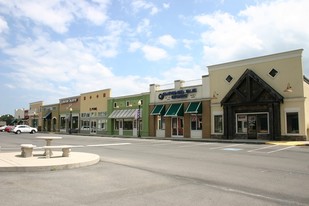 Stars & Stripes Shopping Center - Loft