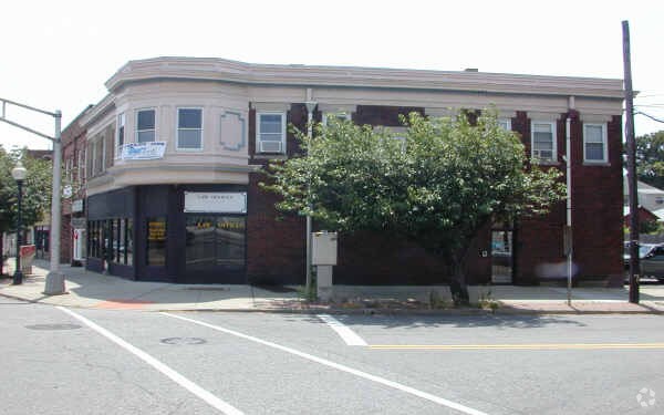 1121 Main Ave, Clifton, NJ à louer - Photo du bâtiment - Image 3 de 9