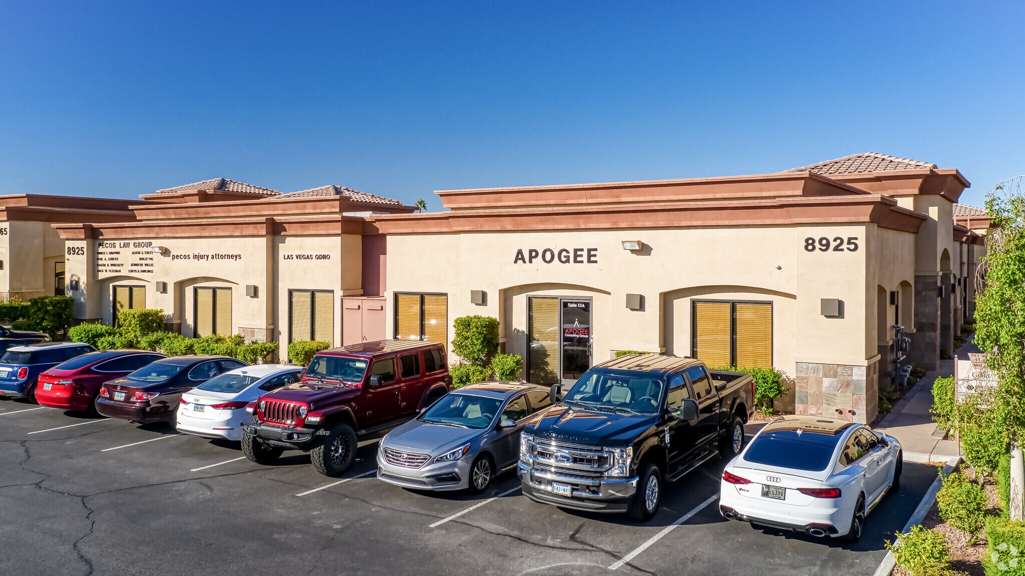 8905 S Pecos Rd, Henderson, NV à louer Photo principale- Image 1 de 10