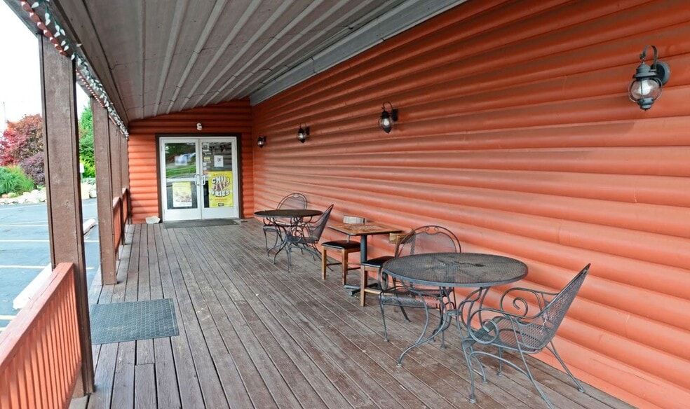 445 E Chicago St, Coldwater, MI for sale - Building Photo - Image 2 of 10