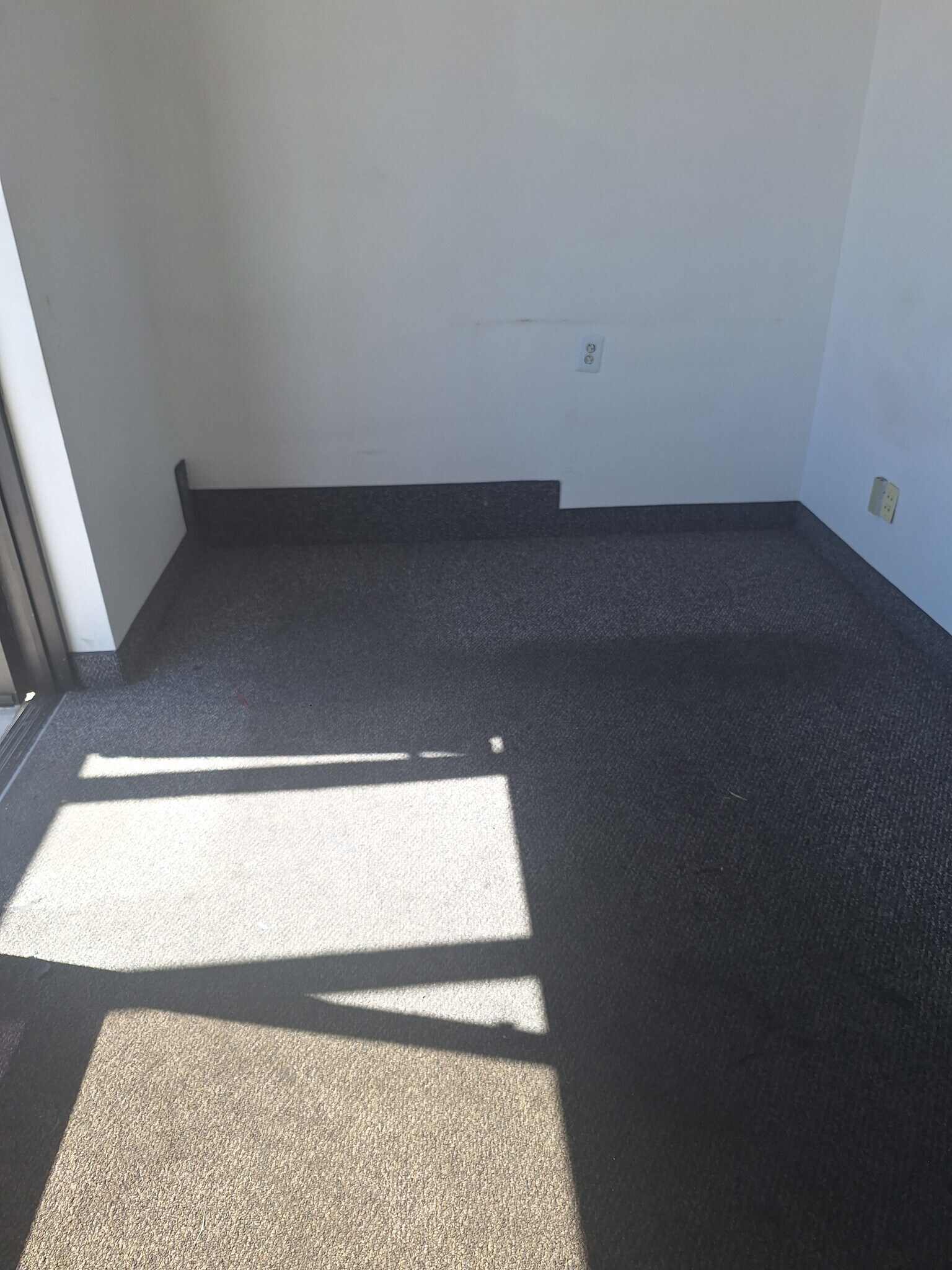 4460 W Reno Ave, Las Vegas, NV for lease Interior Photo- Image 1 of 3