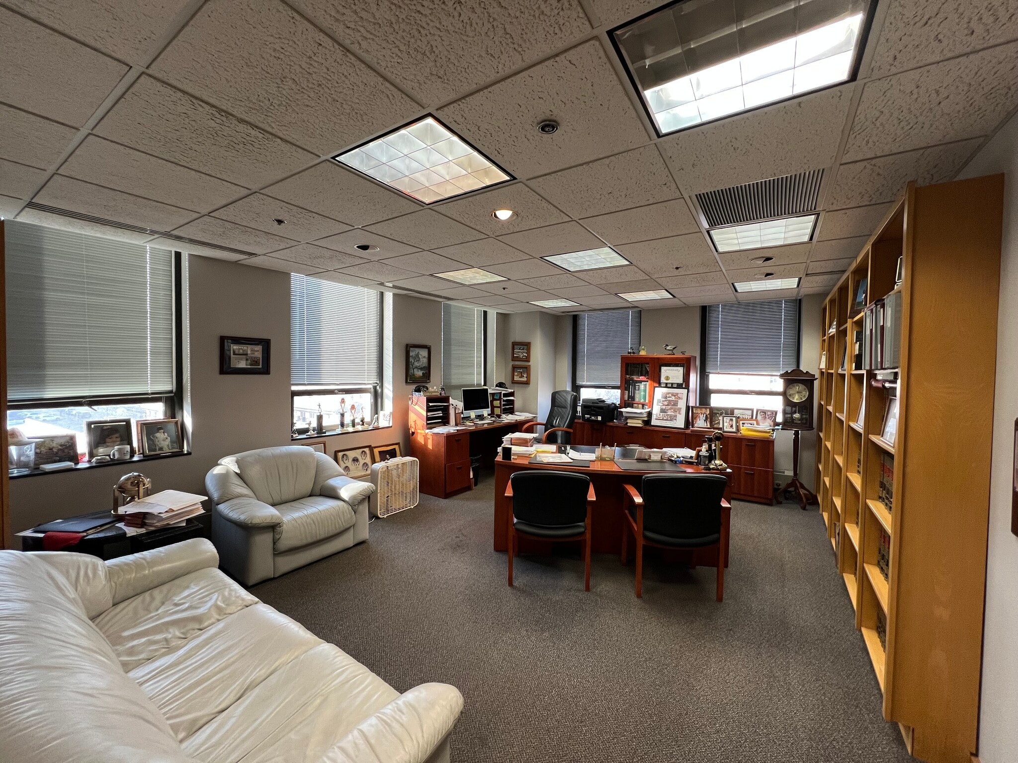 105 S York St, Elmhurst, IL à louer Photo intérieure- Image 1 de 5