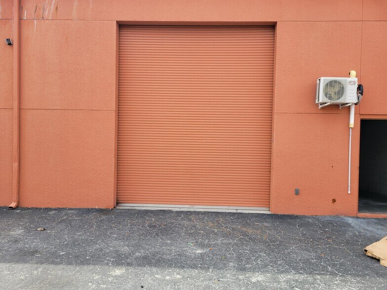 5485 Lee St, Lehigh Acres, FL for lease - Building Photo - Image 2 of 8