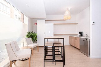 Plus de détails pour Commerce de détail à vendre