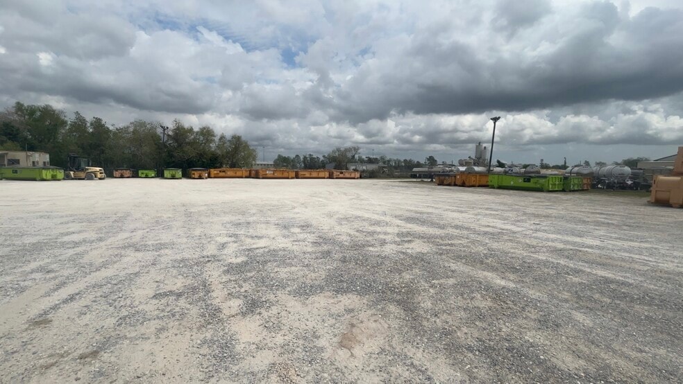 4634 Hodgson Rd, Nederland, TX for lease - Primary Photo - Image 1 of 12