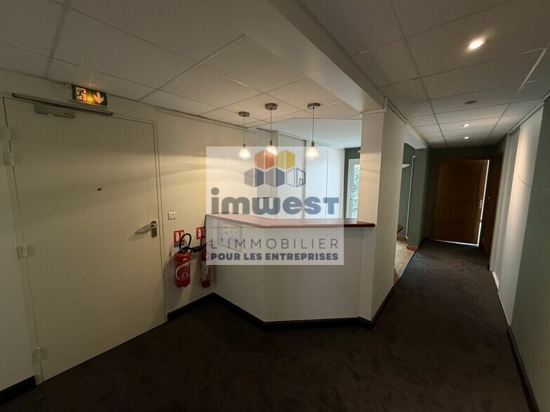 Office in Rennes for lease - Building Photo - Image 3 of 5