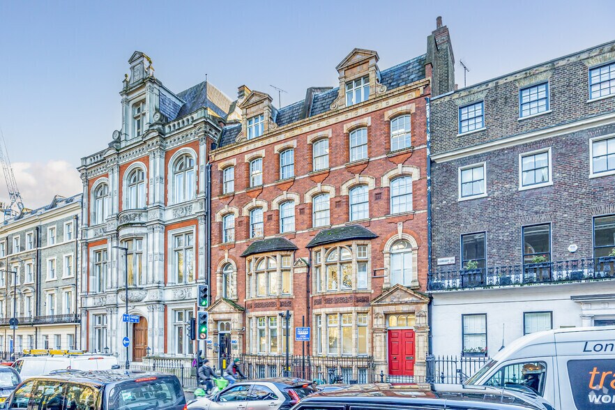 4 Bloomsbury Sq, Londres à louer - Photo du bâtiment - Image 3 de 3