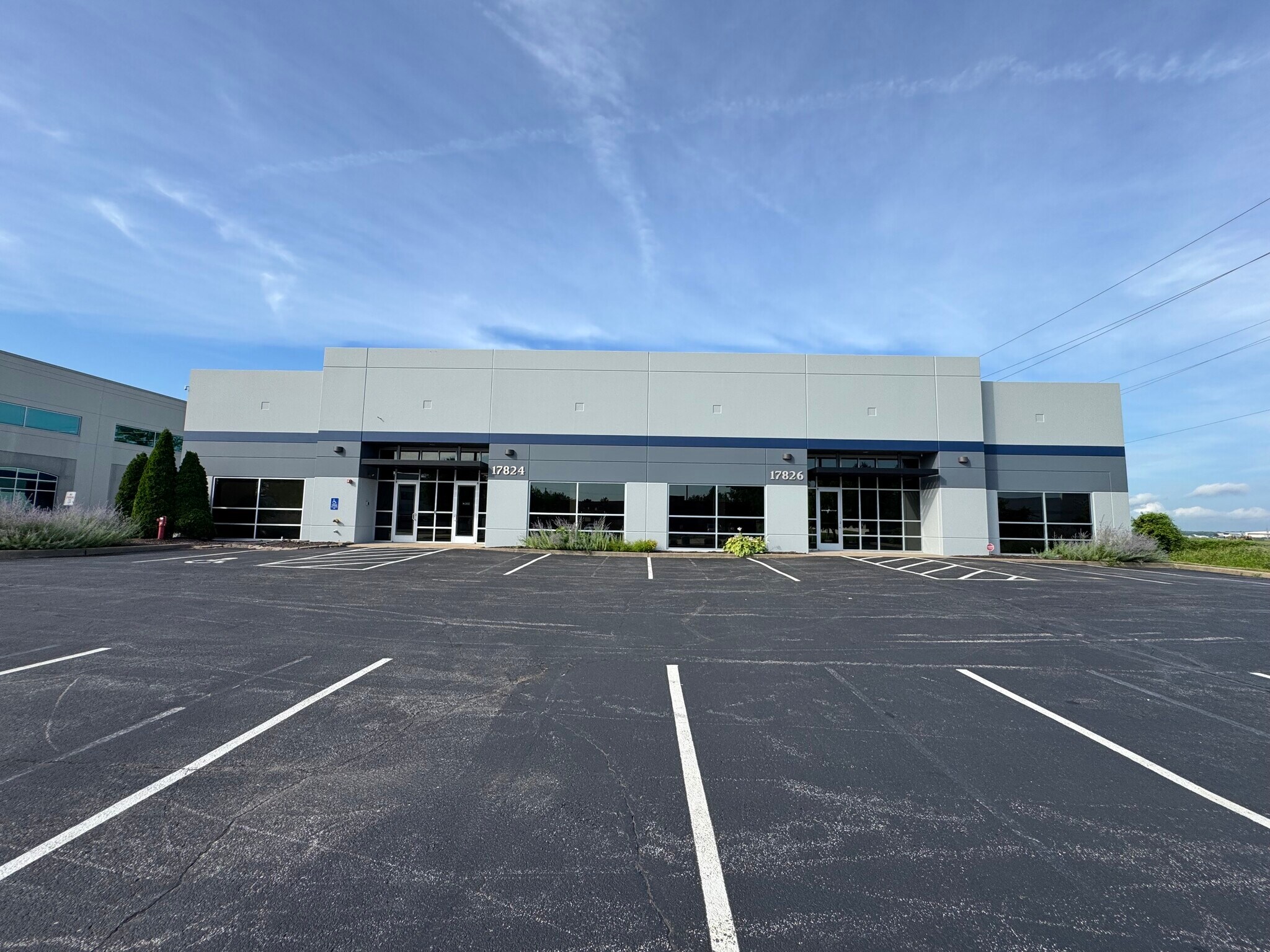 17824-17826 Edison Ave, Chesterfield, MO for lease Building Photo- Image 1 of 12