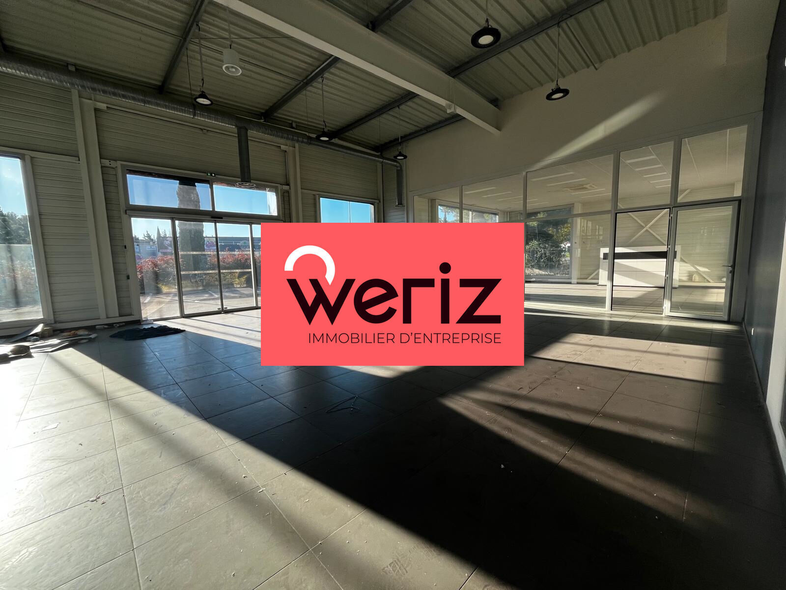 Flex in Saint-Mitre-les-Remparts for lease Primary Photo- Image 1 of 8