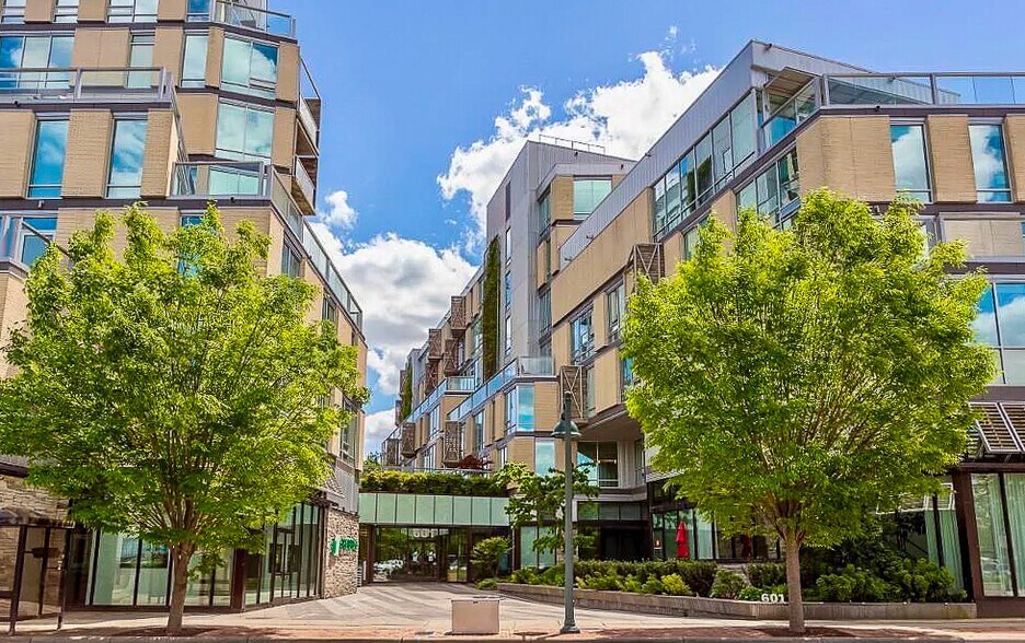 601 W Rosemary St, Chapel Hill, NC à louer - Photo du bâtiment - Image 3 de 10