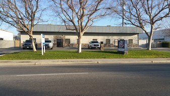 6950 District Blvd, Bakersfield CA - Entrepôt