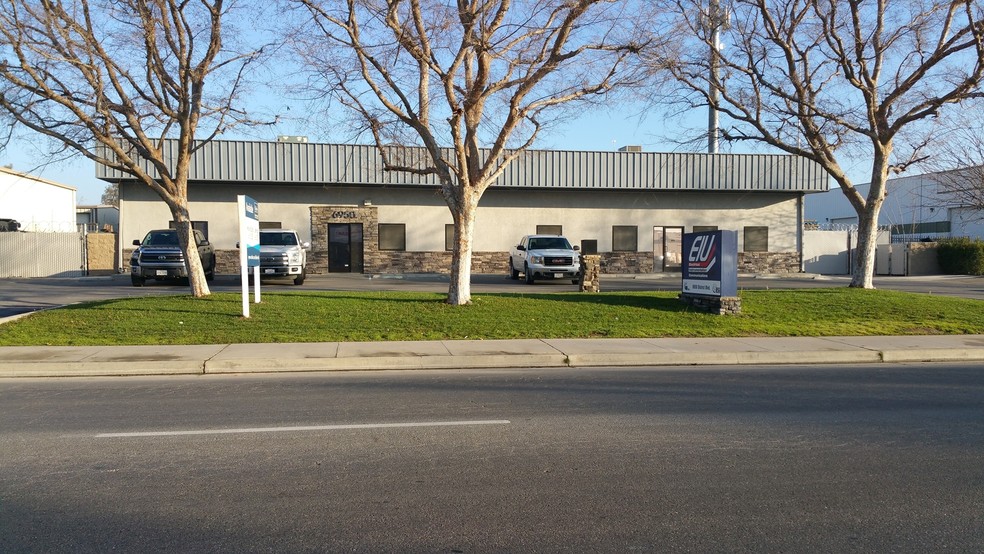 6950 District Blvd, Bakersfield, CA for lease - Primary Photo - Image 1 of 13