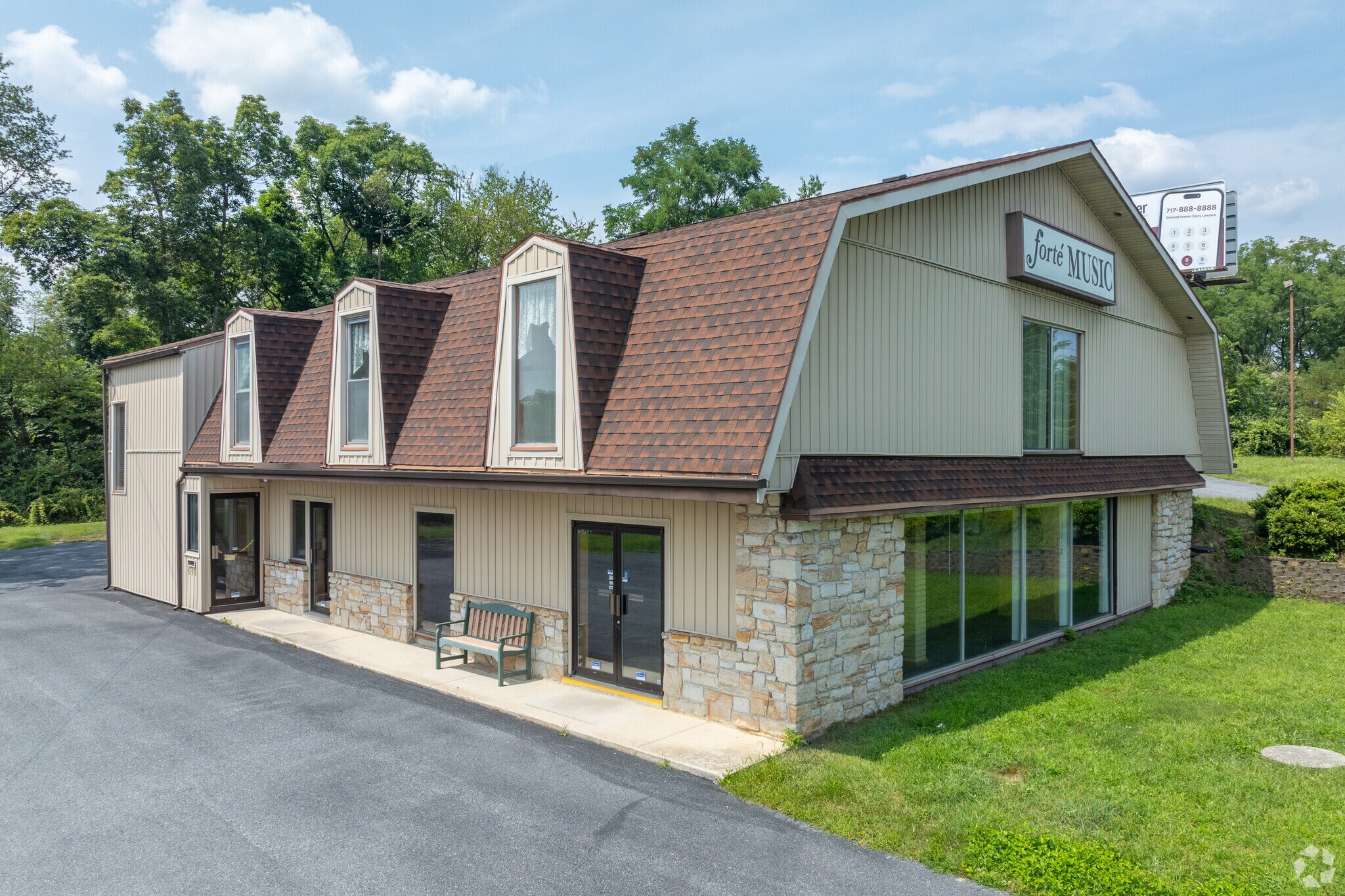 550 N Mountain Rd, Harrisburg, PA à louer Photo principale- Image 1 de 9