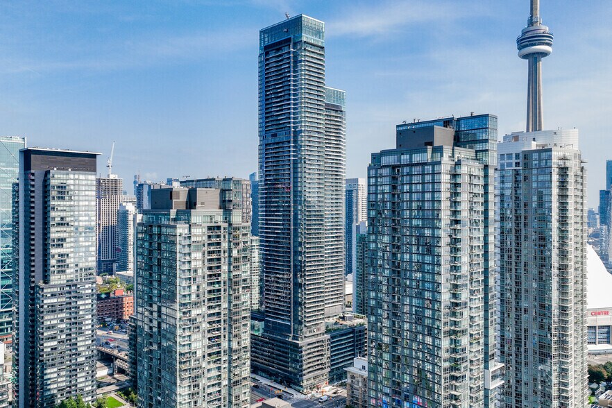 23 Spadina Ave, Toronto, ON à louer - Photo du bâtiment - Image 2 de 3