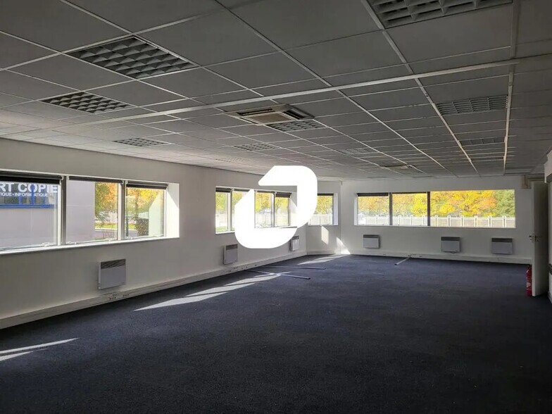 Office in VILLENEUVE-D'ASCQ for lease - Interior Photo - Image 3 of 10