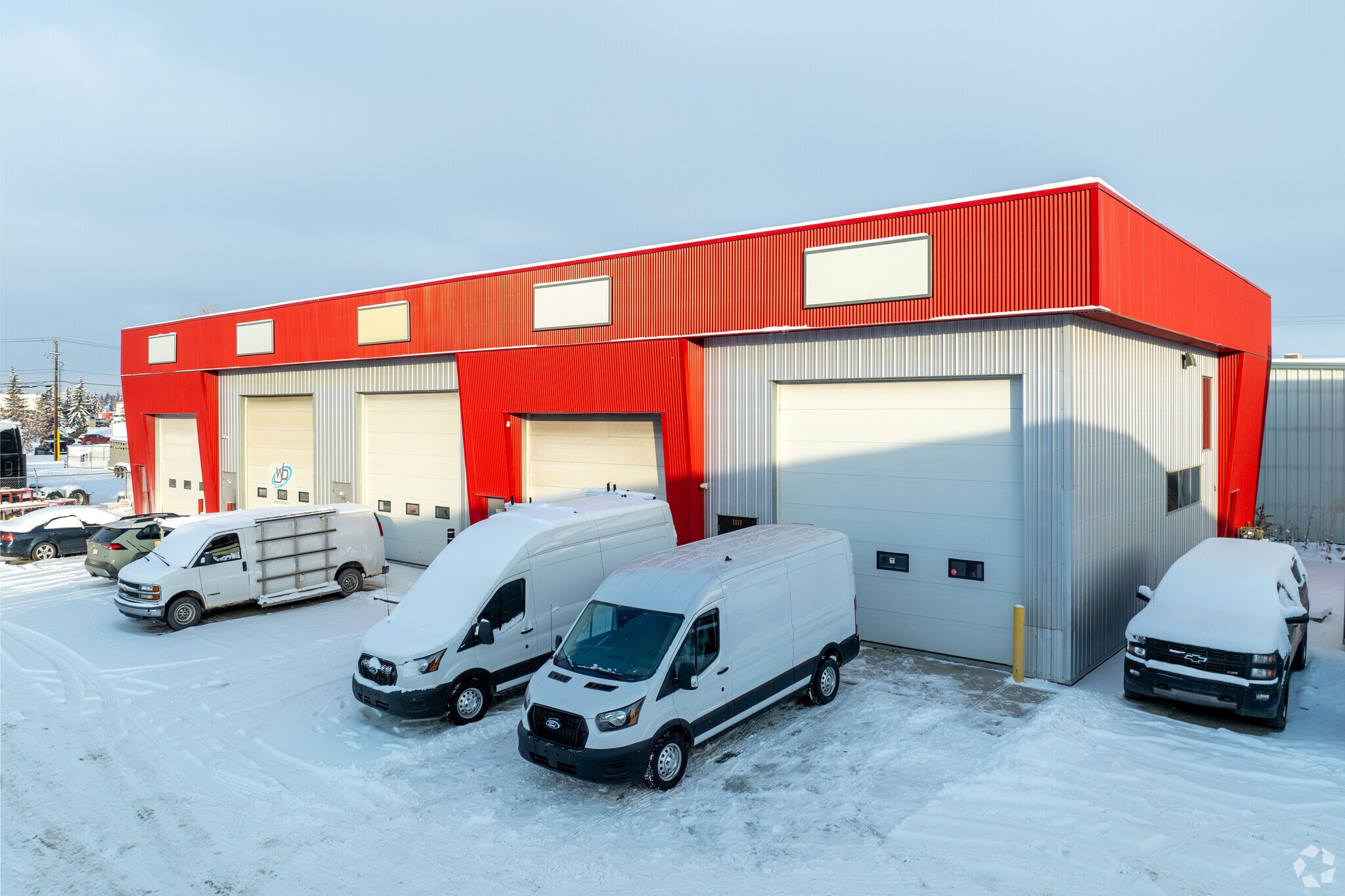 4905 30th St SE, Calgary, AB for sale Primary Photo- Image 1 of 1