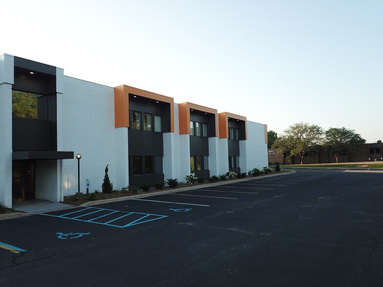 4500 Cascade Rd SE, Grand Rapids, MI à louer - Photo du bâtiment - Image 3 de 8