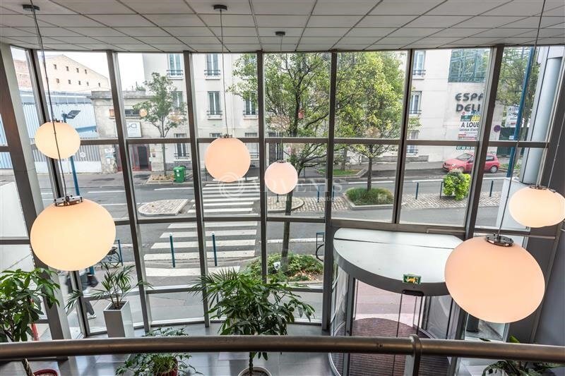 Office in Pantin for lease - Lobby - Image 2 of 11