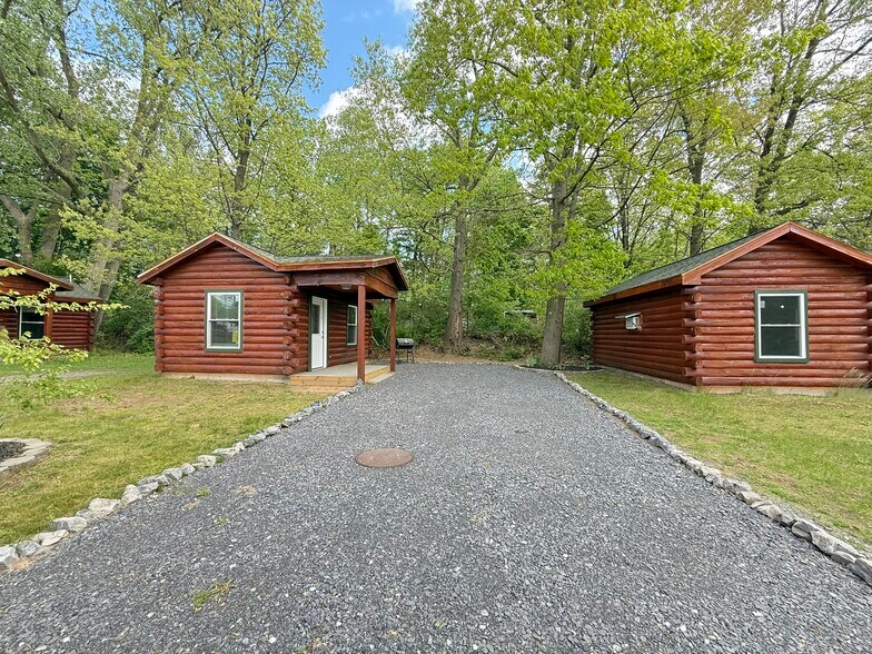 984 Waterloo Geneva Rd, Waterloo Township, NY à vendre - Photo du bâtiment - Image 3 de 32