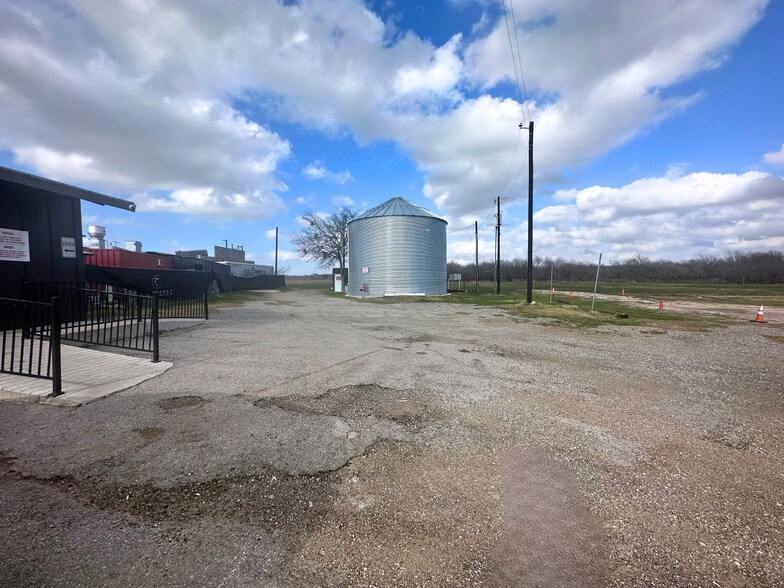 7704 S FM 973, Austin, TX à vendre - Photo du bâtiment - Image 3 de 24