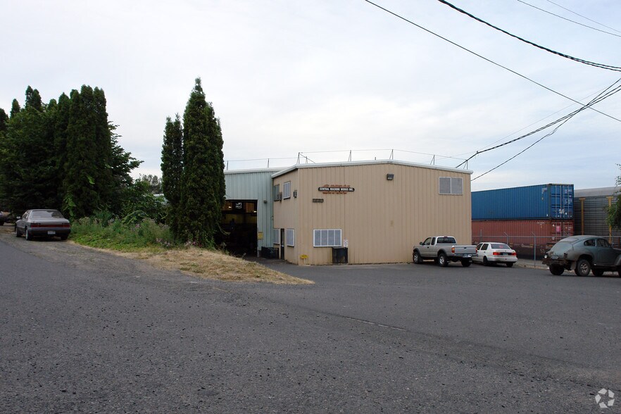 8009 N Kerby Ave, Portland, OR for sale - Building Photo - Image 3 of 13