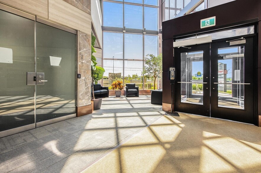 1223 Michael St, Gloucester, ON à louer - Photo du bâtiment - Image 3 de 12