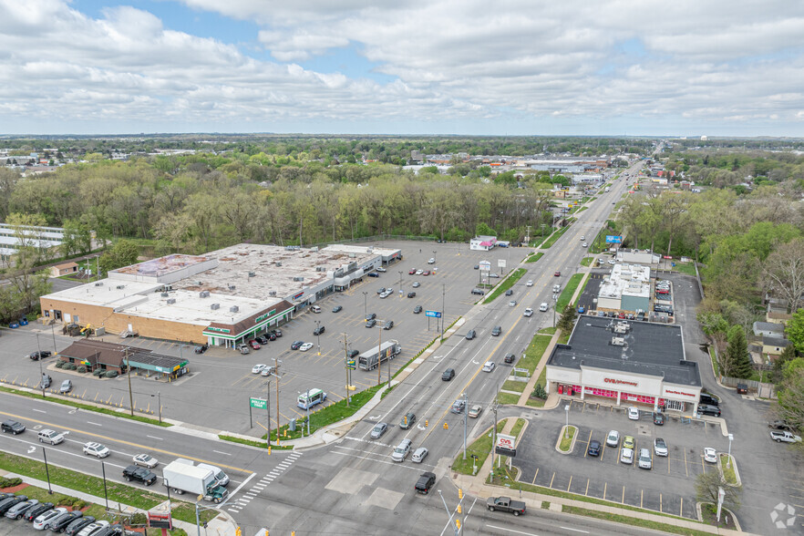 726-740 28th St SE, Grand Rapids, MI for lease - Aerial - Image 2 of 4