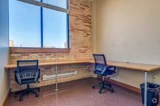 118 S Adams St, Green Bay, WI for lease Interior Photo- Image 2 of 2