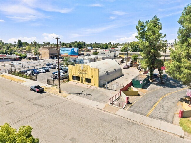 Plus de détails pour 200 Chester Ave, 208 Chester Ave – Commerce de détail à vendre, Bakersfield, CA
