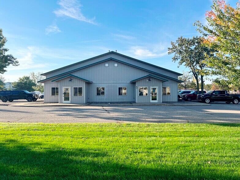 7953 College Rd, Baxter, MN à vendre - Photo du bâtiment - Image 2 de 25