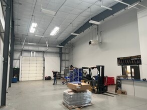 29751 E Enid Rd, Eugene, OR for lease Building Photo- Image 2 of 4