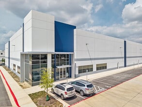 1225 Fortuna Rd, San Marcos, TX for lease Interior Photo- Image 1 of 15