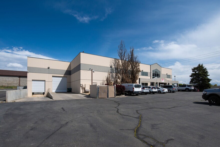 824 N 1430 W, Orem, UT à louer - Photo du bâtiment - Image 2 de 19