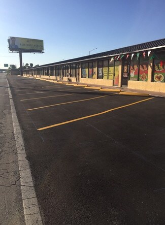 Plus de détails pour 8471-8601 NW South River Dr, Miami, FL - Commerce de détail à louer