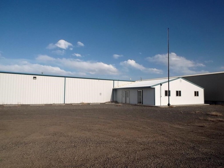 415 Alan Rd, Powell, WY à louer - Photo du bâtiment - Image 2 de 16