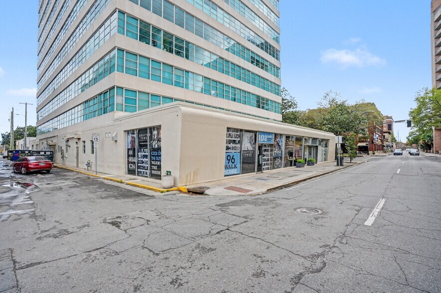 102 E Liberty St, Savannah, GA à louer - Photo du bâtiment - Image 2 de 19