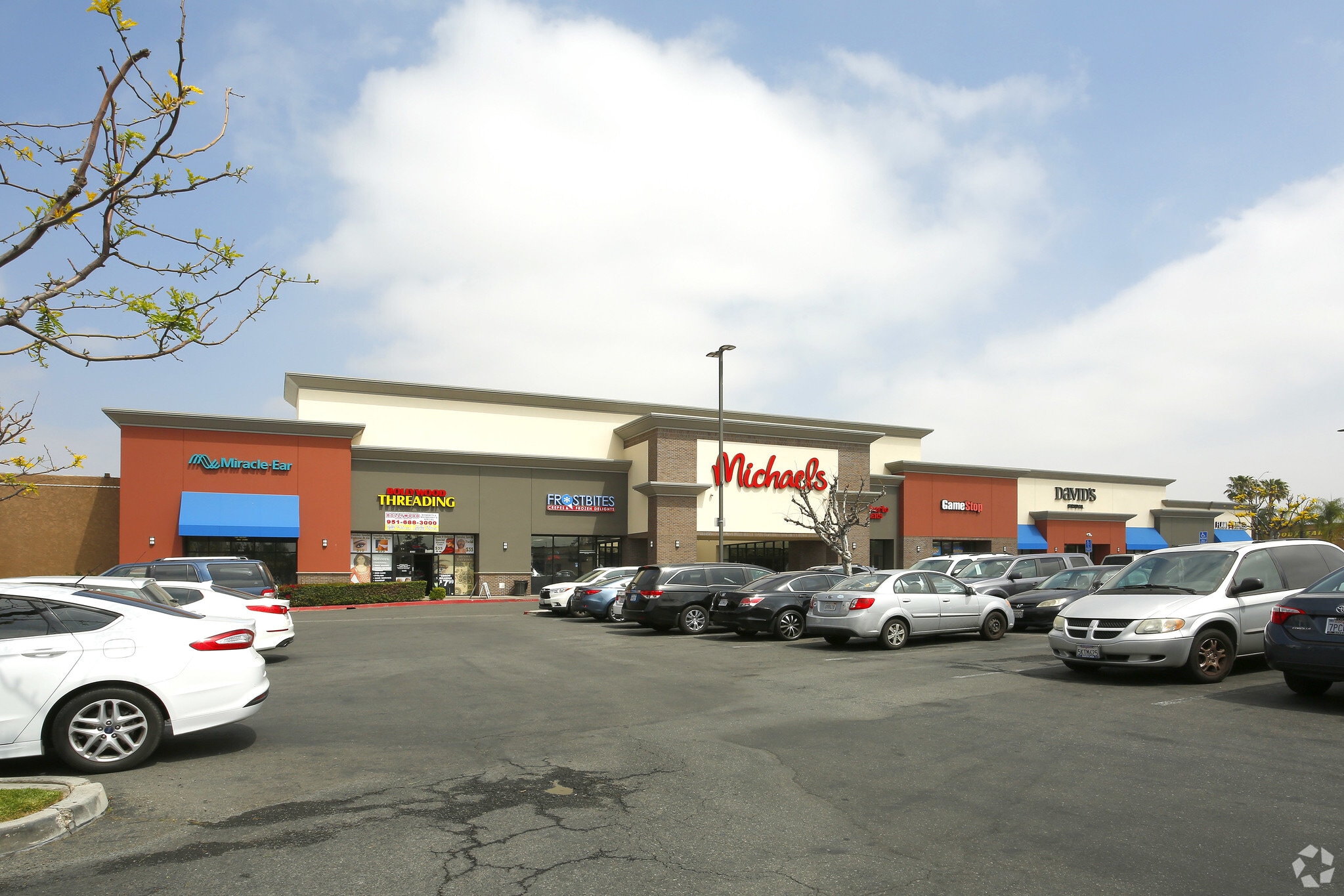10303-10355 Magnolia Ave, Riverside, CA for lease Primary Photo- Image 1 of 5