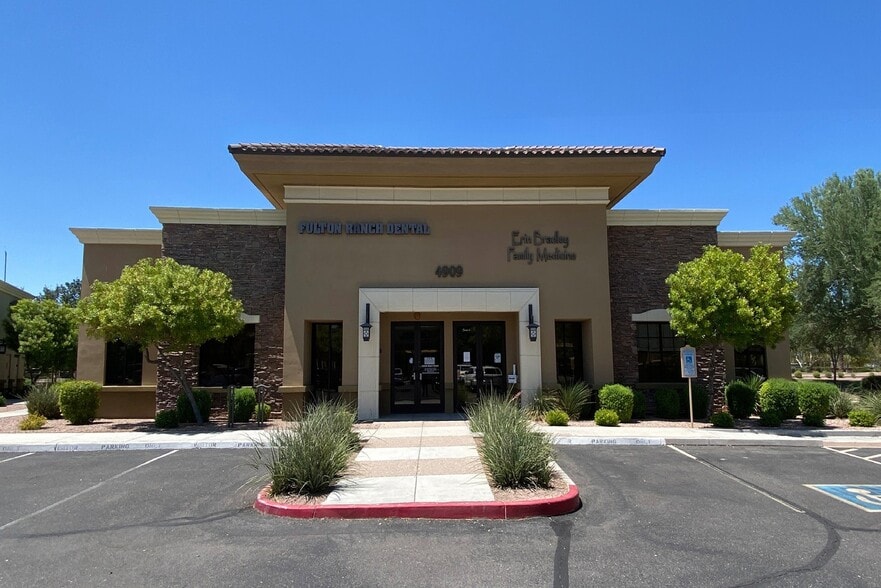 4909 S Alma School Rd, Chandler, AZ à vendre - Photo principale - Image 1 de 10