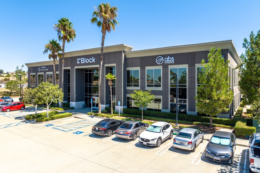 341 Corporate Terrace Cir, Corona, CA for lease - Primary Photo - Image 1 of 28