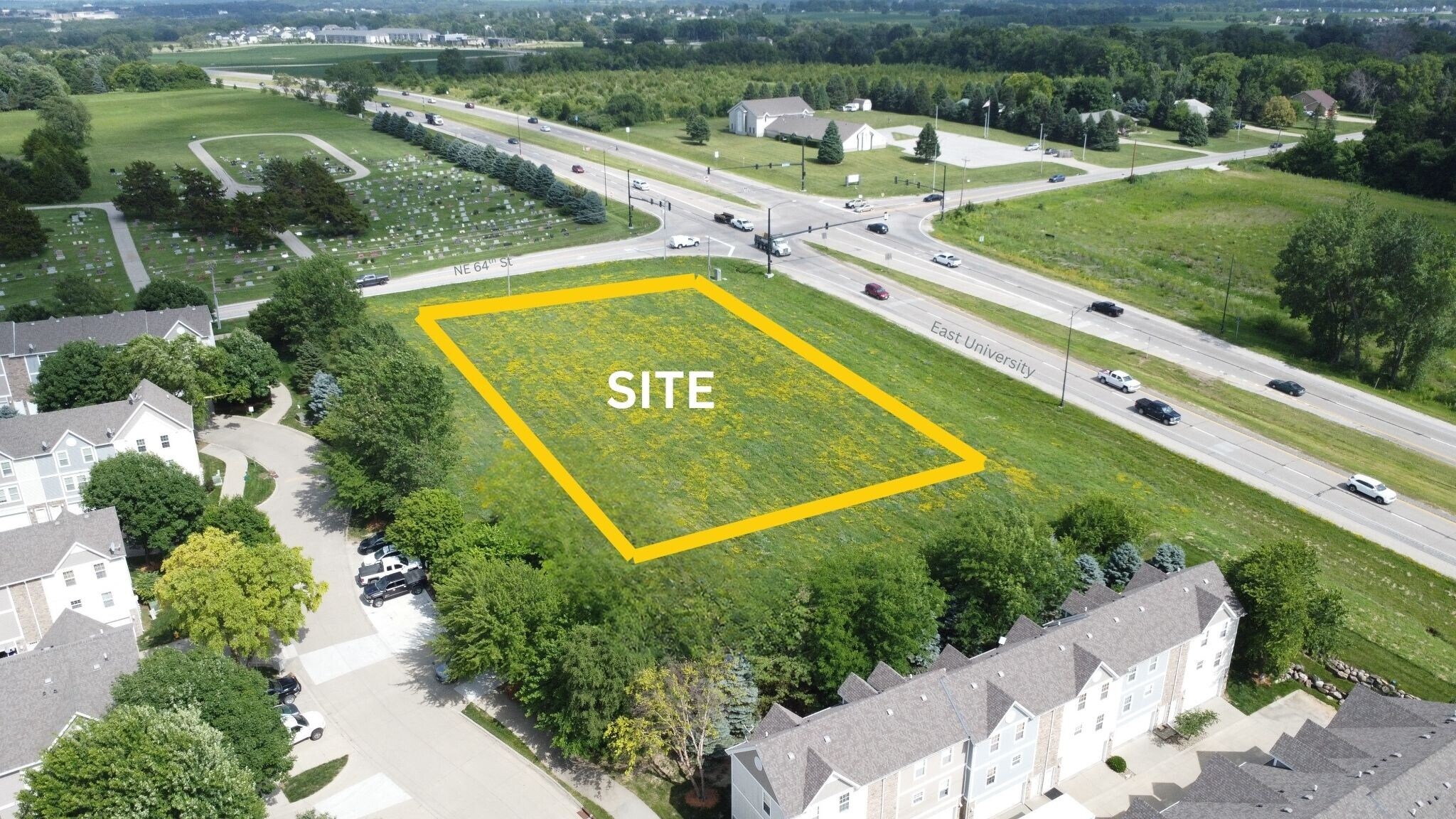 6390 E University Ave, Des Moines, IA à vendre Photo du bâtiment- Image 1 de 4