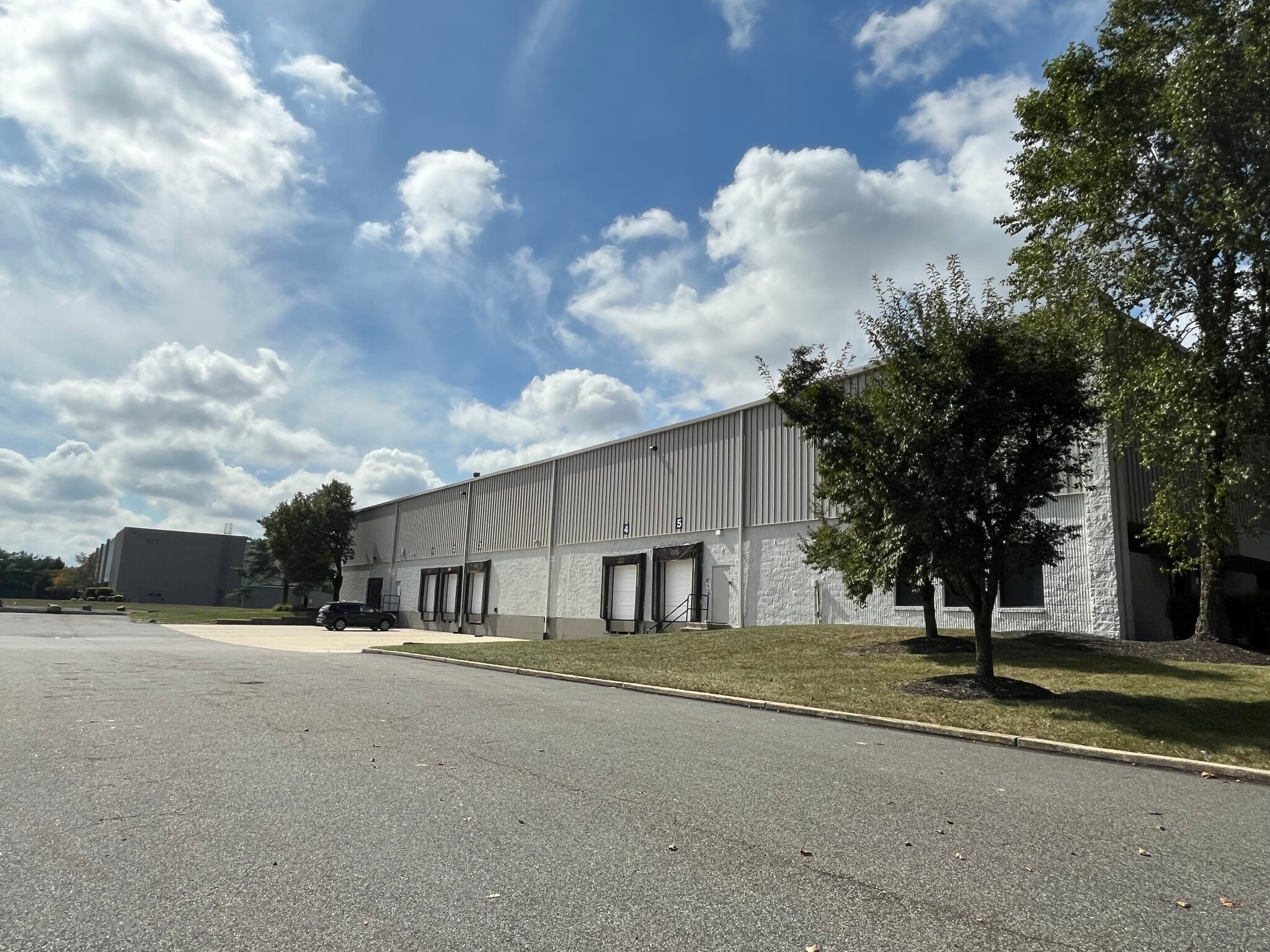 510 Sharptown Rd, Bridgeport, NJ for lease Building Photo- Image 1 of 3