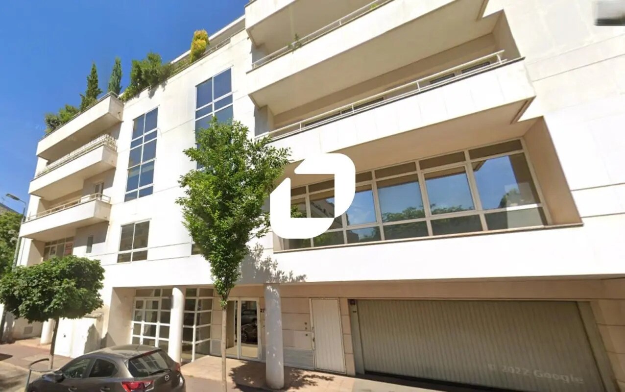 Office in Issy-les-Moulineaux for lease Building Photo- Image 1 of 16