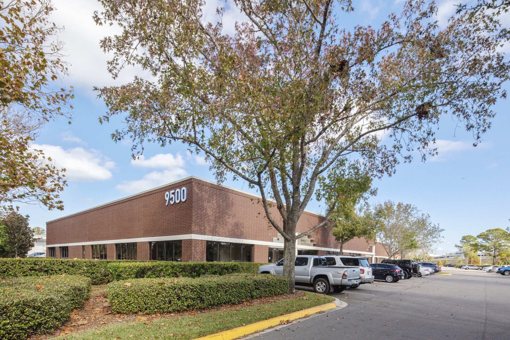 9500 International Ct N, Saint Petersburg, FL for lease Building Photo- Image 1 of 20