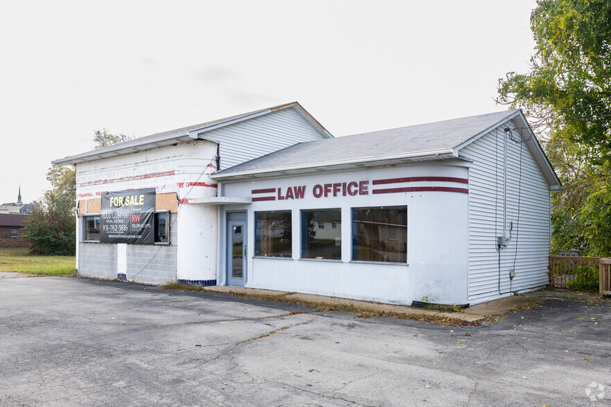 Bureau dans Lawrenceburg, TN à vendre - Photo principale - Image 1 de 1