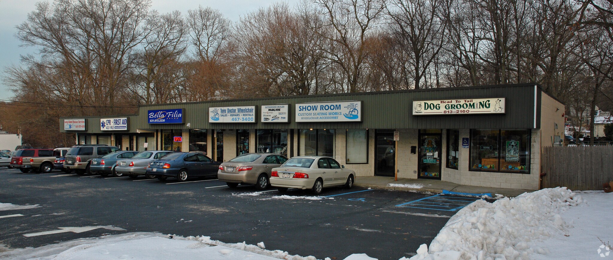 401 Hawkins Ave, Ronkonkoma, NY for lease Primary Photo- Image 1 of 3