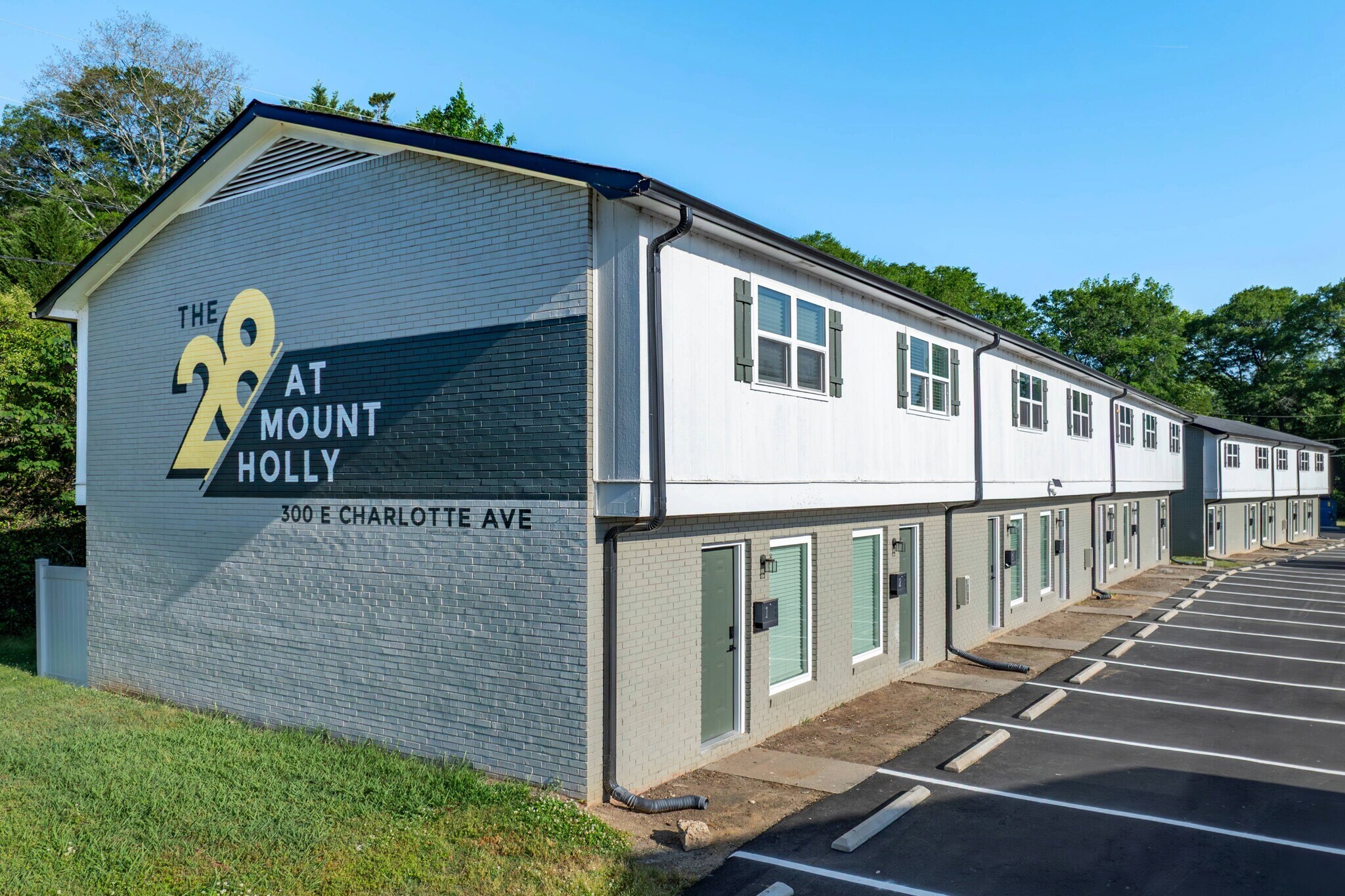 300 E Charlotte Ave, Mount Holly, NC à vendre Photo du bâtiment- Image 1 de 11