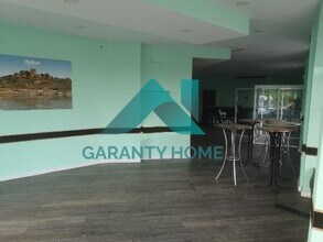 Commerce de détail dans Malpartida de Cáceres, Cáceres à louer Hall d’entrée- Image 1 de 5