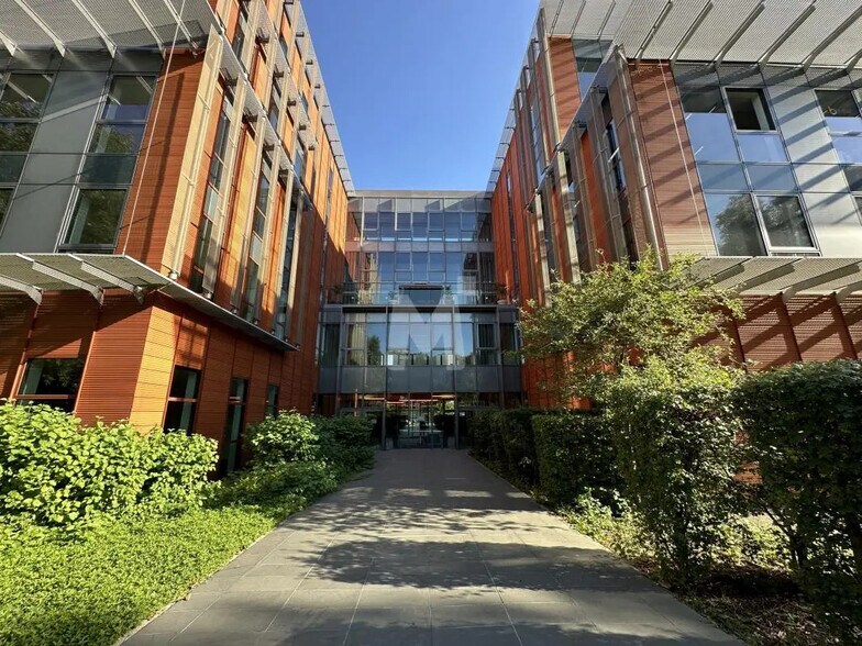 Office in Chevilly-Larue for lease - Building Photo - Image 3 of 9